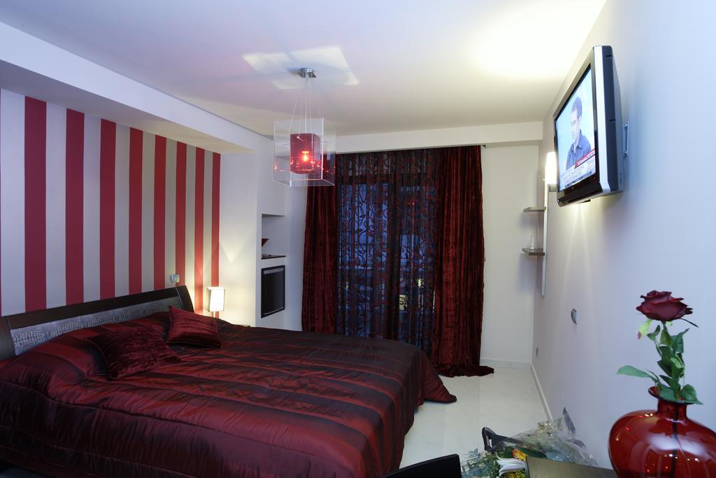 Dellagio Hotel Naousa  Room photo